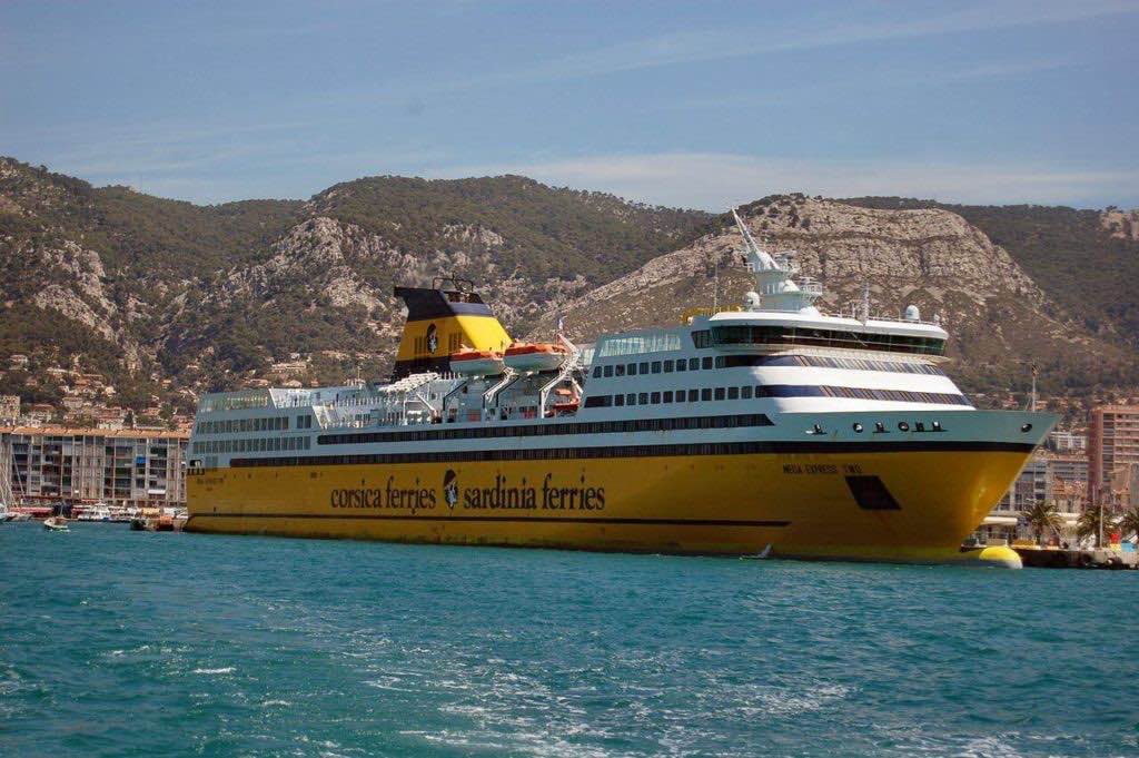 découvrez les nombreux avantages du ferry reliant toulon à malaga : confort, rapidité, tarifs compétitifs et paysages magnifiques. voyagez en toute sérénité tout en profitant d'une expérience unique sur la mer méditerranée.