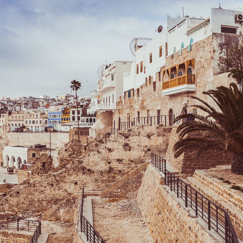 découvrez notre service de ferry reliant la france à tanger, idéal pour voyager avec votre voiture. profitez d'une traversée confortable et rapide pour explorer le maroc en toute liberté. réservez votre place dès maintenant pour une aventure inoubliables !